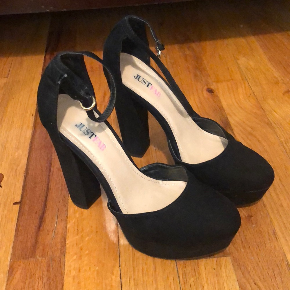 Women’s black suede shoes size 7.5
